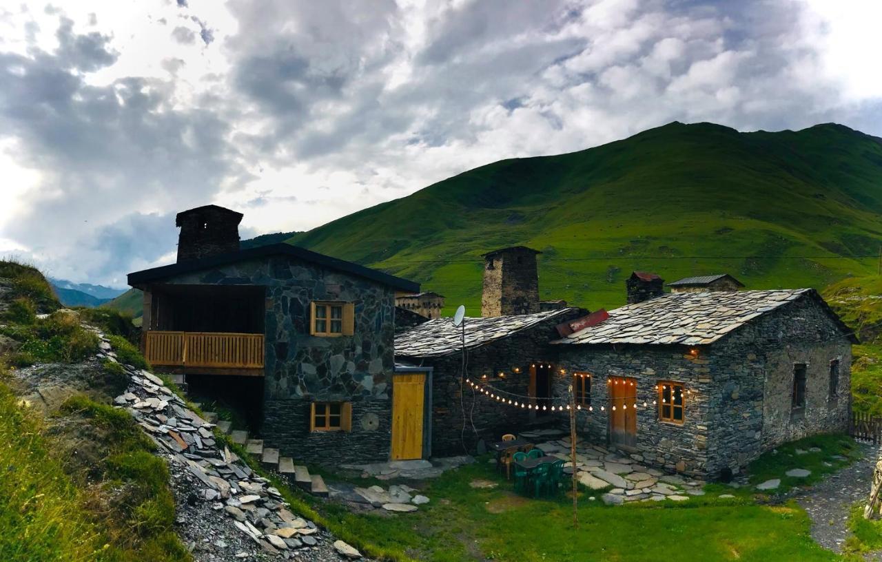 Ushguli 12 Century Hotell Exteriör bild