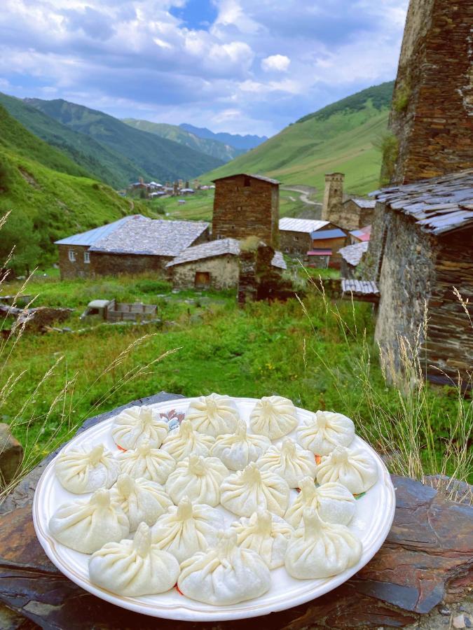 Ushguli 12 Century Hotell Exteriör bild