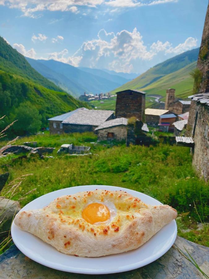 Ushguli 12 Century Hotell Exteriör bild