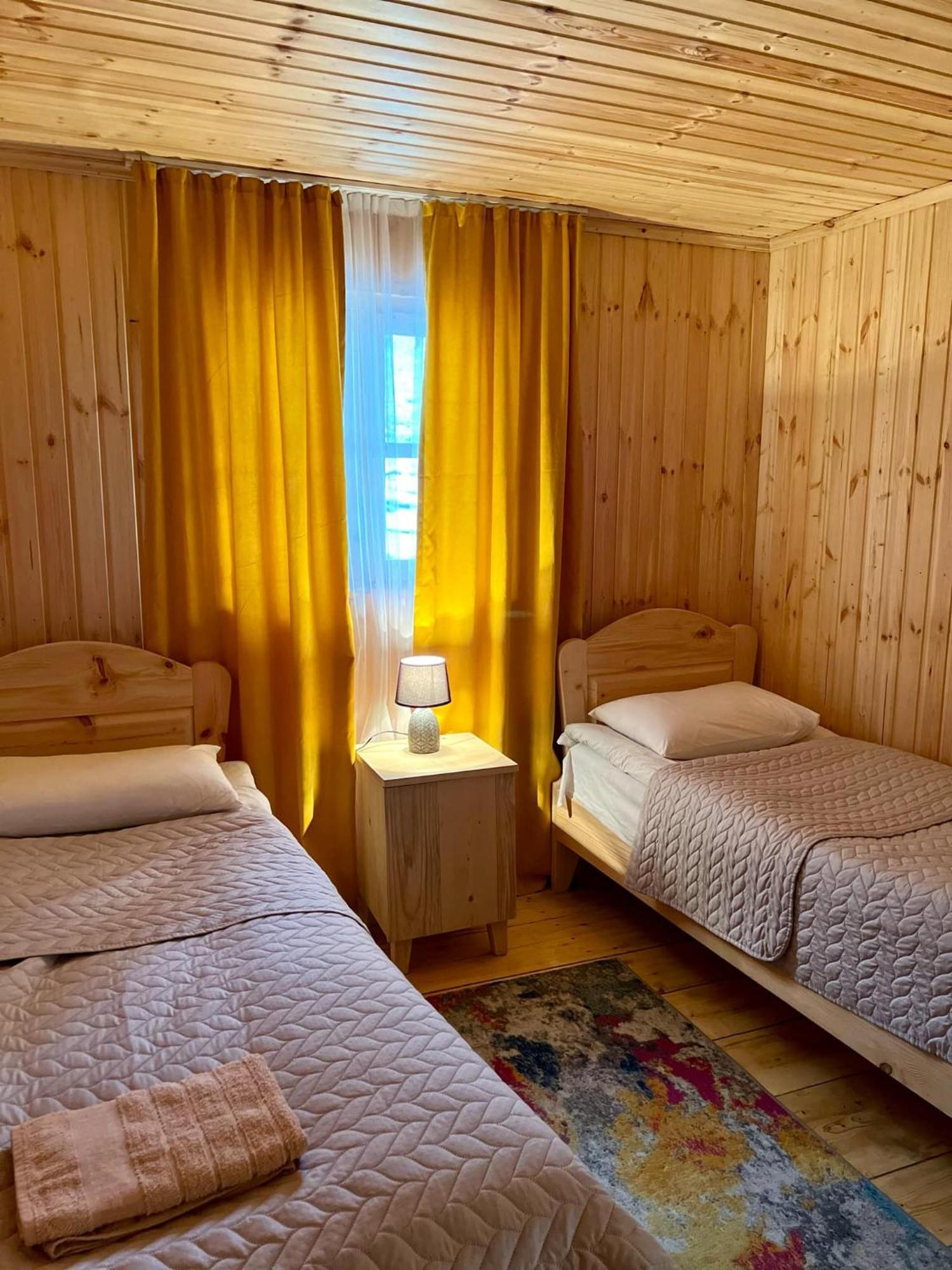 Ushguli 12 Century Hotell Exteriör bild