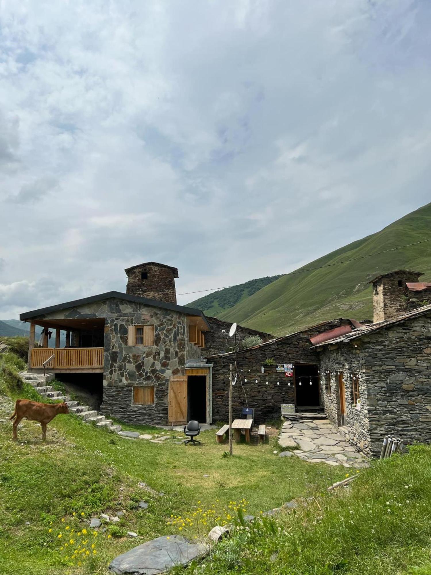 Ushguli 12 Century Hotell Exteriör bild